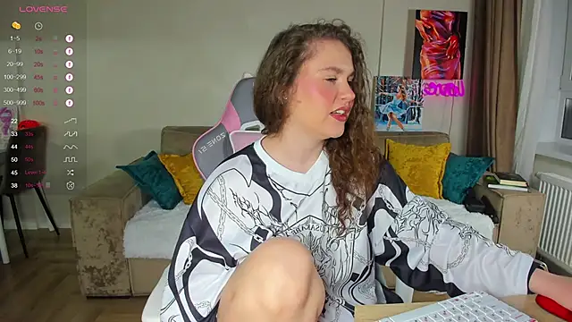 Snapshot of My_Emmy chatting on March 2, 8:50 pm My Emmy online show from March 2, 8:50 pm