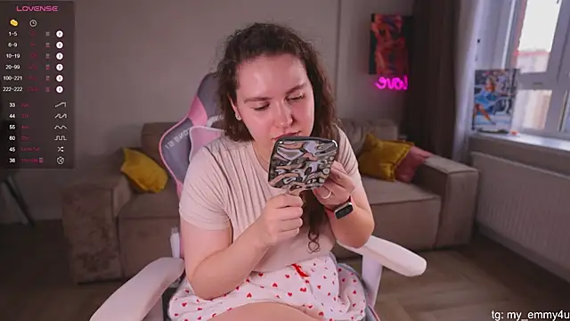 Snapshot of My_Emmy chatting on September 12, 7:52 am My Emmy online show from September 12, 7:52 am