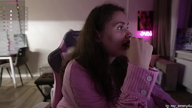 Snapshot of My_Emmy chatting on September 20, 6:53 pm My Emmy online show from September 20, 6:53 pm