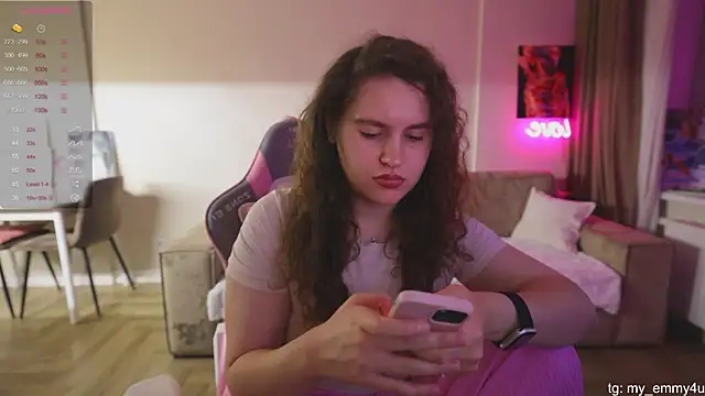 Snapshot of My_Emmy chatting on September 21, 8:21 pm My Emmy online show from September 21, 8:21 pm