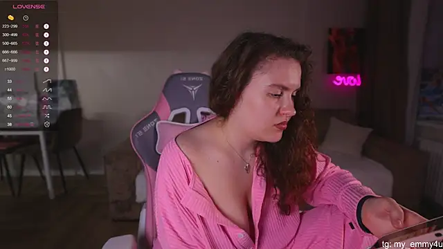 Snapshot of My_Emmy chatting on September 22, 10:12 pm My Emmy online show from September 22, 10:12 pm