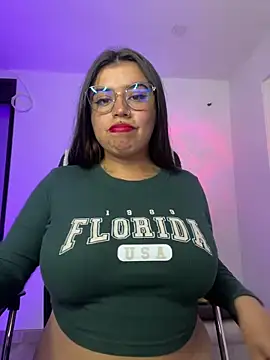 Devilsweet17 online show from February 7, 10:30 pm