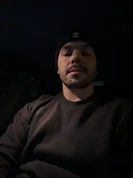 Snapshot of brian_g chatting on December 14, 1:55 am brian g online show from December 14, 1:55 am