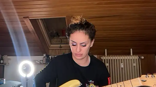 JeSuisUnTapin online show from October 11, 11:47 pm