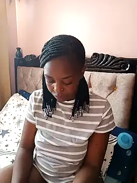 pretty-eyes23 online show from December 19, 5:40 am