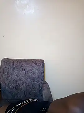 pretty-eyes23 online show from February 4, 10:21 am