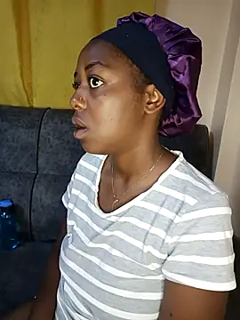 pretty-eyes23 online show from February 15, 11:03 pm