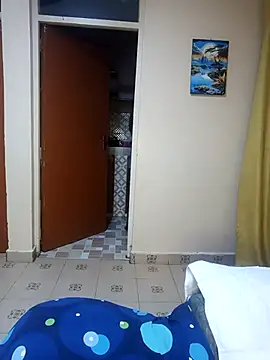 pretty-eyes23 online show from March 6, 12:00 am