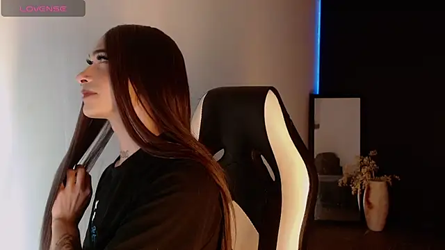 AdharaaMoon online show from December 29, 1:24 am