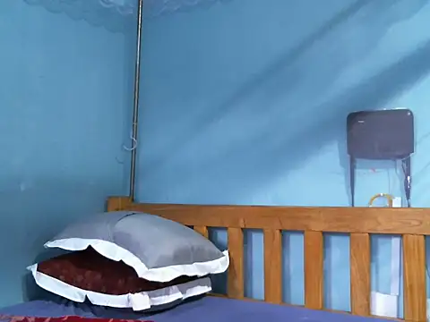 cocolicky online show from September 29, 1:49 pm