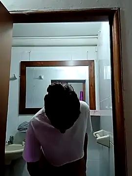 Snapshot of Leslly_ chatting on January 11, 2:09 am Leslly online show from January 11, 2:09 am