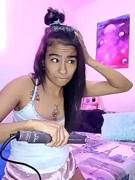 Snapshot of Leslly_ chatting on January 12, 12:28 am Leslly online show from January 12, 12:28 am