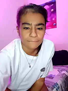 Snapshot of Leslly_ chatting on January 13, 5:01 am Leslly online show from January 13, 5:01 am