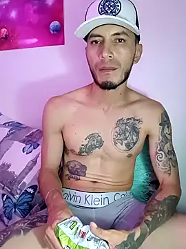 Snapshot of Leslly_ chatting on January 24, 4:28 pm Leslly online show from January 24, 4:28 pm