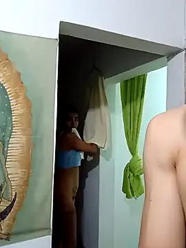 Snapshot of Leslly_ chatting on January 27, 12:26 pm Leslly online show from January 27, 12:26 pm