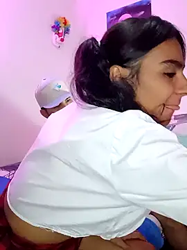 Snapshot of Leslly_ chatting on January 31, 3:44 pm Leslly online show from January 31, 3:44 pm