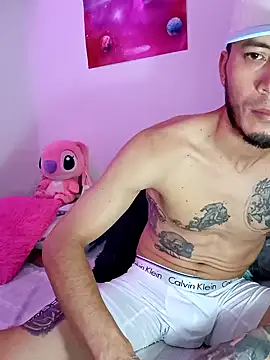 Snapshot of Leslly_ chatting on February 1, 5:37 pm Leslly online show from February 1, 5:37 pm