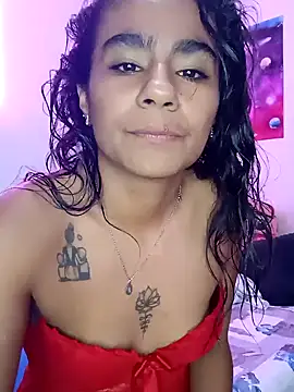 Snapshot of Leslly_ chatting on February 15, 6:44 pm Leslly online show from February 15, 6:44 pm