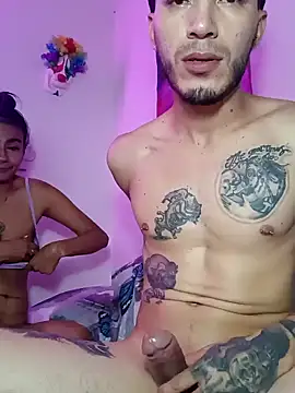 Snapshot of Leslly_ chatting on February 16, 12:43 pm Leslly online show from February 16, 12:43 pm