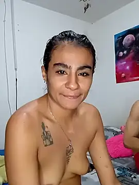 Snapshot of Leslly_ chatting on February 17, 2:04 pm Leslly online show from February 17, 2:04 pm