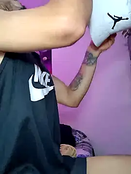 Snapshot of Leslly_ chatting on February 25, 11:08 am Leslly online show from February 25, 11:08 am