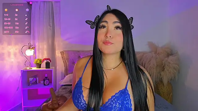 Sarahballiston  online show from November 6, 12:11 am