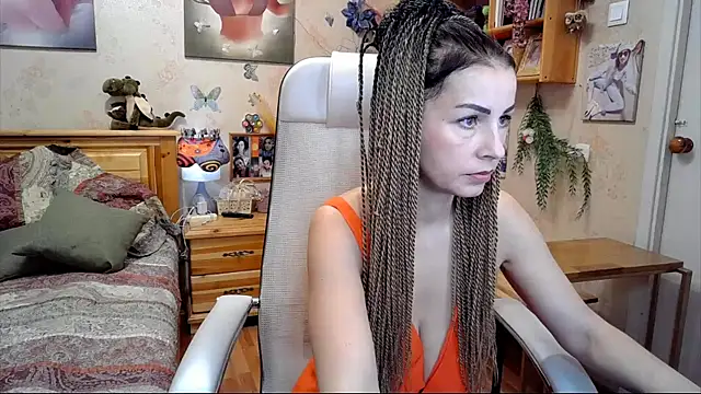 Snapshot of Kendra_Mom chatting on February 11, 9:42 am Kendra Mom online show from February 11, 9:42 am