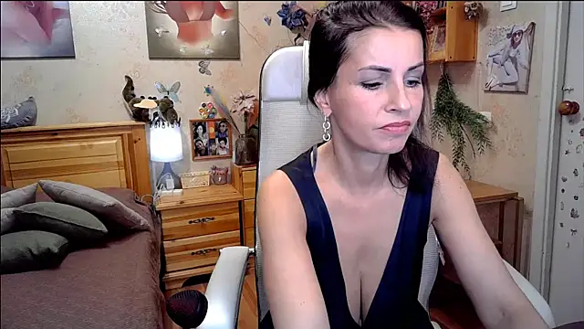 Snapshot of Kendra_Mom chatting on November 28, 9:23 am Kendra Mom online show from November 28, 9:23 am