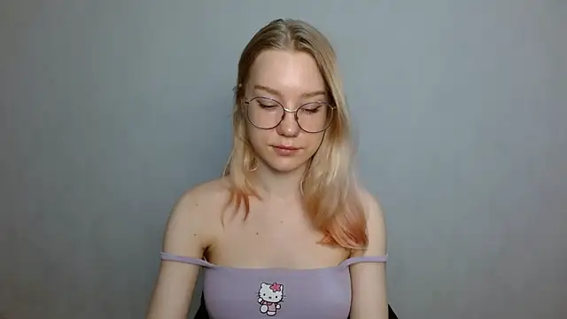 cindi hot online show from January 24, 9:28 am