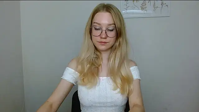 cindi hot online show from September 9, 9:31 am