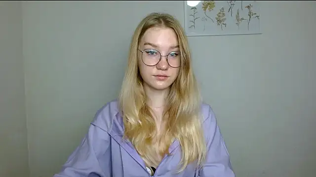 cindi hot online show from November 4, 9:30 am