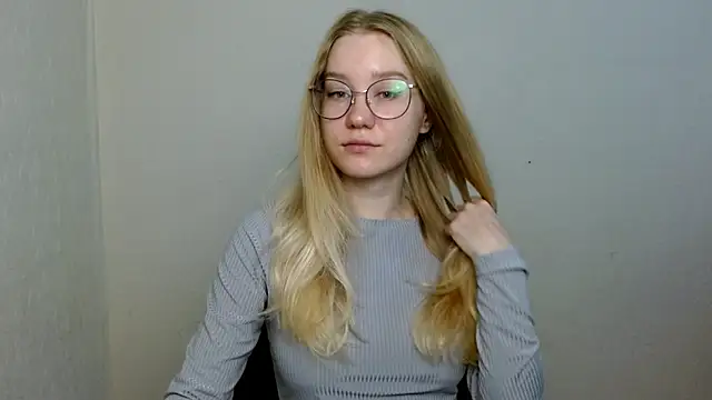 cindi hot online show from November 11, 8:47 am