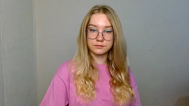 cindi hot online show from November 28, 8:28 am