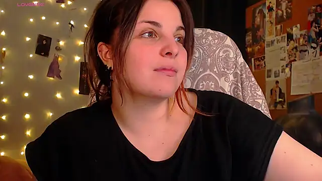 Snapshot of Saya_sweet chatting on October 3, 4:20 am Saya sweet online show from October 3, 4:20 am