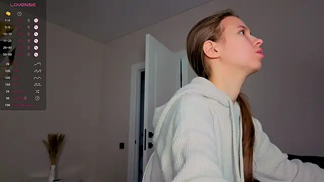 Snapshot of Dream_emma chatting on September 29, 1:33 am Dream emma online show from September 29, 1:33 am