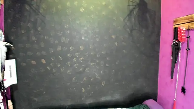 Alexa Slave online show from March 21, 7:13 pm