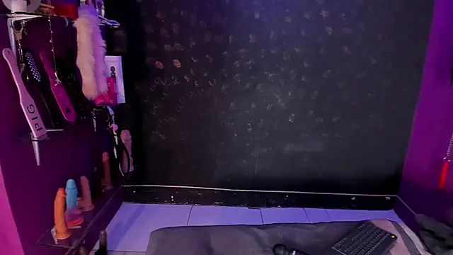 Alexa Slave online show from September 11, 7:14 pm