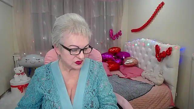 KayleSmoll online show from February 4, 10:34 pm