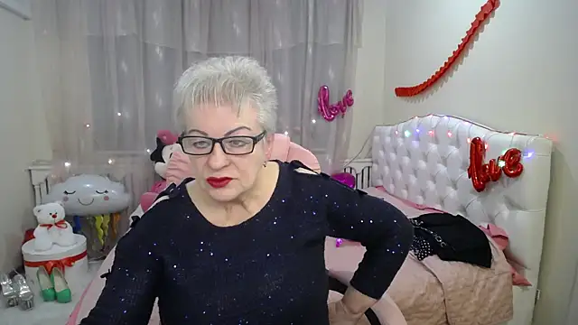 KayleSmoll online show from March 11, 7:25 pm