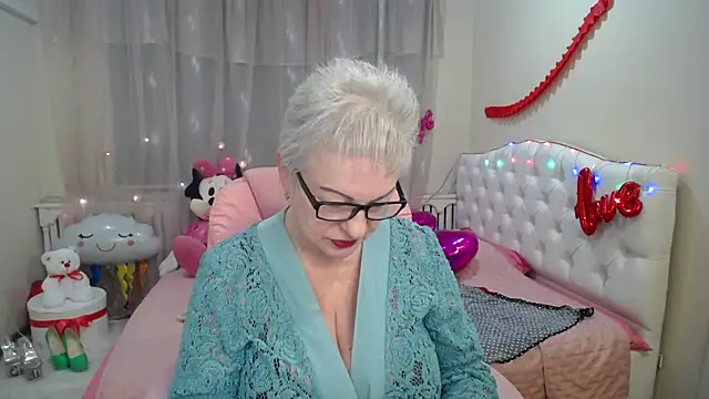 KayleSmoll online show from March 11, 10:31 pm