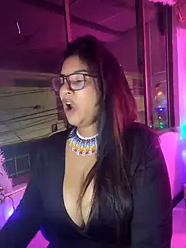 Sofythom1 online show from December 8, 7:15 am