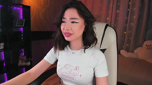 sensualily online show from March 8, 5:01 pm