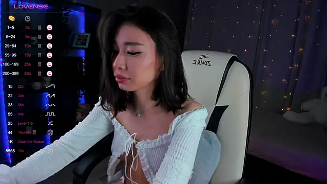 sensualily online show from March 12, 5:28 pm