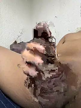 Snapshot of elber-gdo chatting on February 8, 2:47 am elber-gdo online show from February 8, 2:47 am