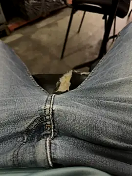 Snapshot of elber-gdo chatting on December 4, 6:05 pm elber-gdo online show from December 4, 6:05 pm