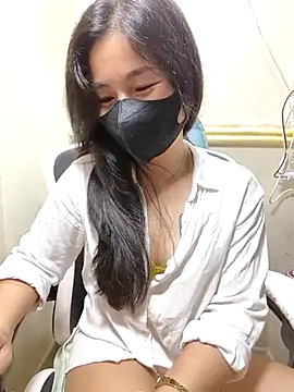 lyna bl online show from March 8, 1:25 pm