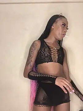 Snapshot of Kylie_Hairy_Bbc chatting on February 9, 1:00 am Kylie Hairy Bbc online show from February 9, 1:00 am