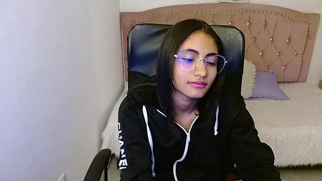 shaneelle online show from January 31, 9:16 am