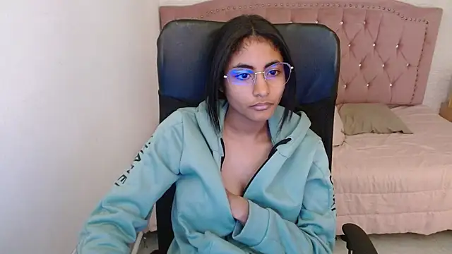 shaneelle online show from March 18, 9:20 am