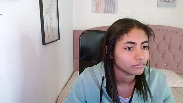 shaneelle online show from October 24, 3:03 am